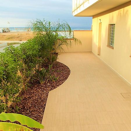Apartamentos Voramar Castelldefels Kültér fotó