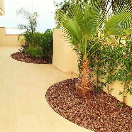 Apartamentos Voramar Castelldefels Kültér fotó