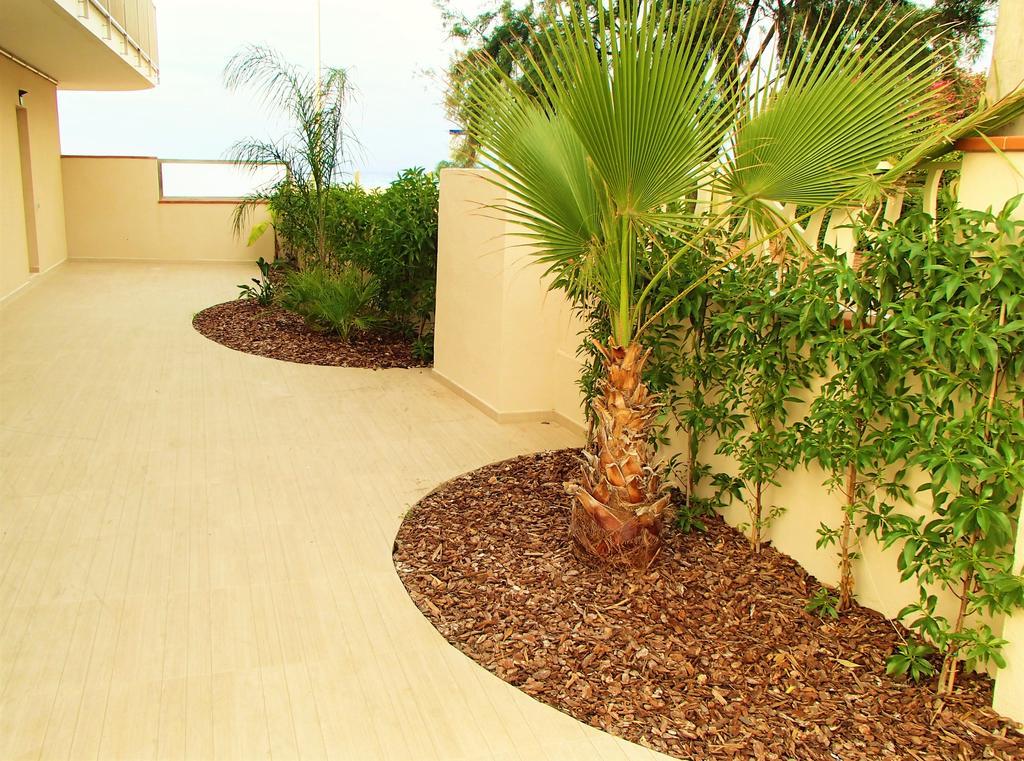 Apartamentos Voramar Castelldefels Kültér fotó