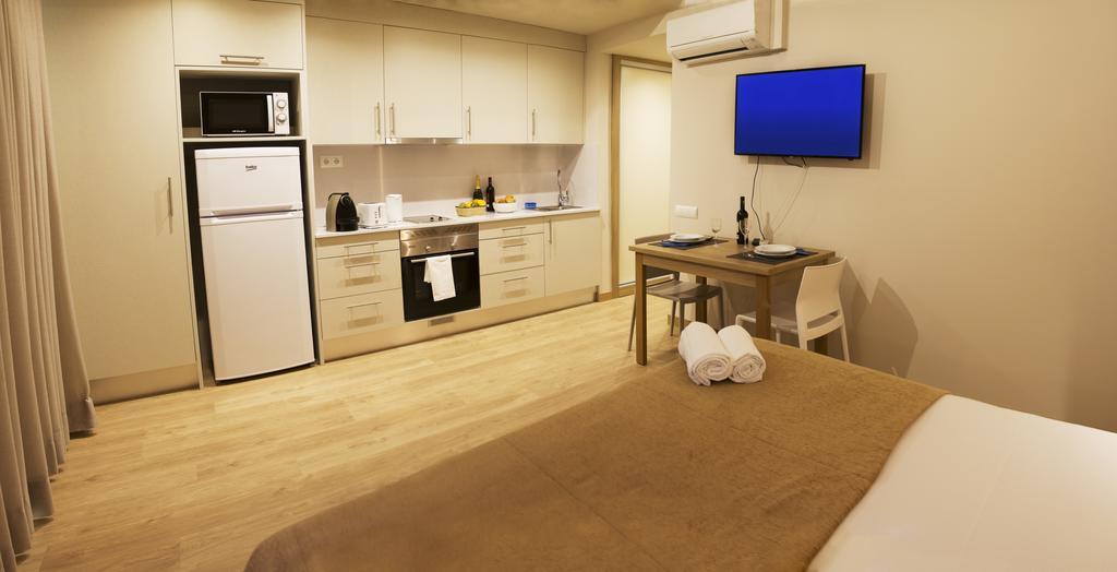 Apartamentos Voramar Castelldefels Kültér fotó