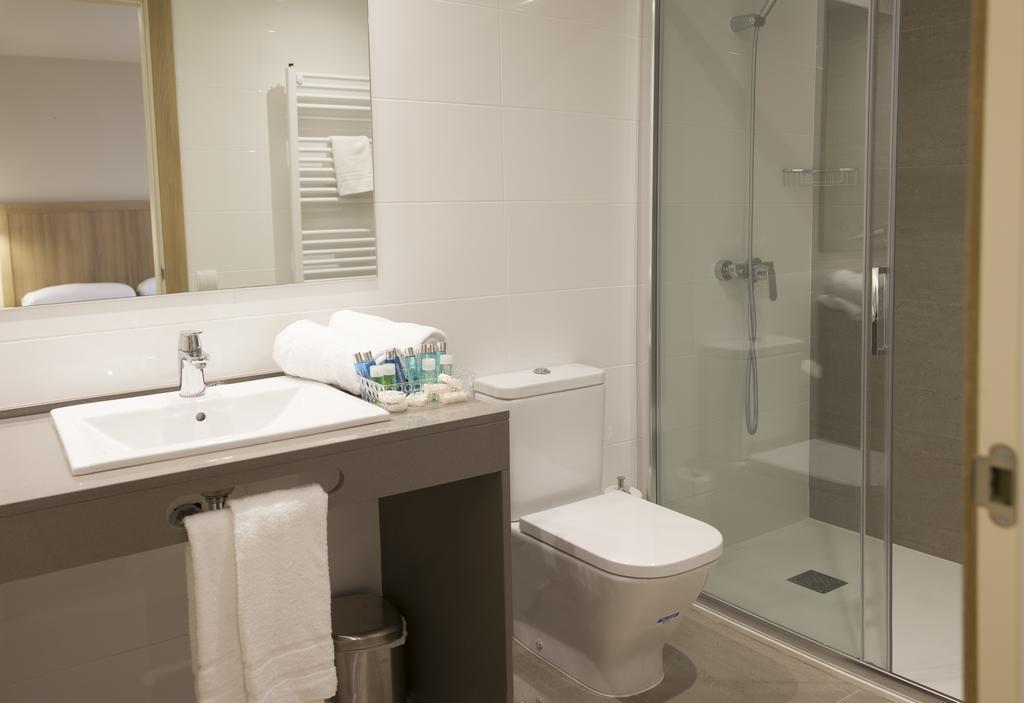 Apartamentos Voramar Castelldefels Kültér fotó
