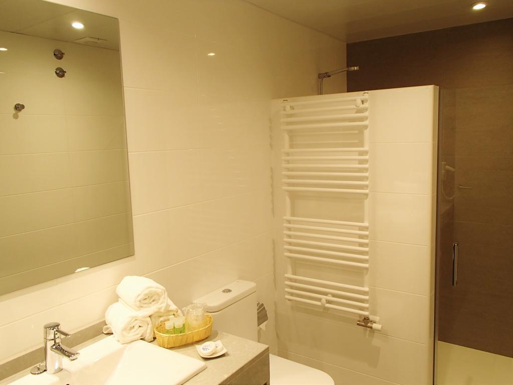 Apartamentos Voramar Castelldefels Kültér fotó