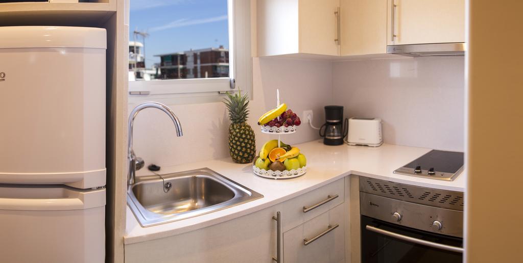 Apartamentos Voramar Castelldefels Kültér fotó
