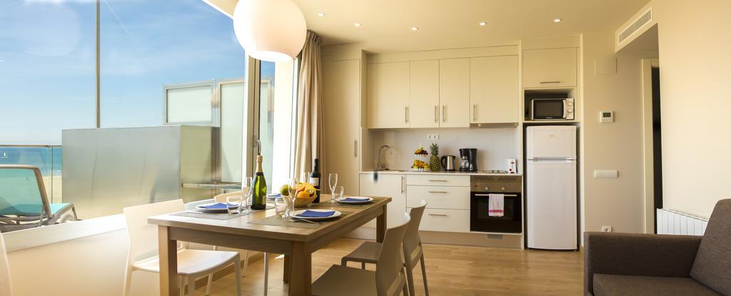 Apartamentos Voramar Castelldefels Kültér fotó