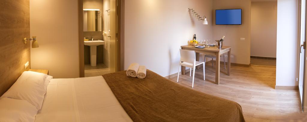 Apartamentos Voramar Castelldefels Kültér fotó