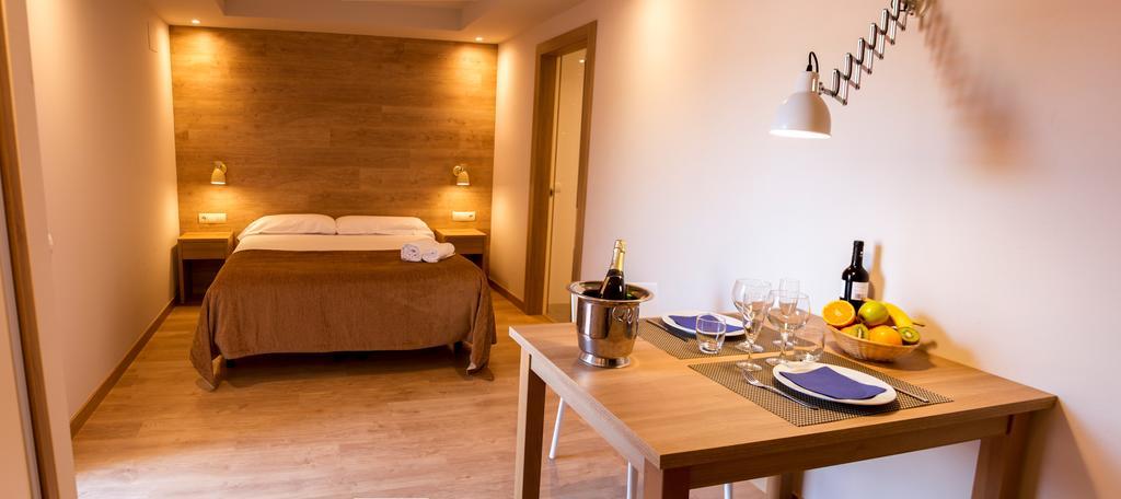 Apartamentos Voramar Castelldefels Kültér fotó